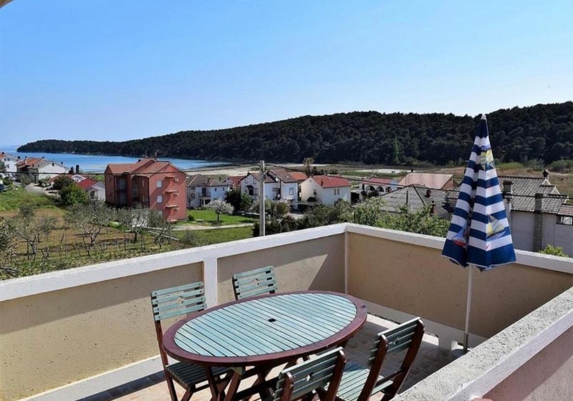 Apartment Eufemija-Rab Kampor Εξωτερικό φωτογραφία